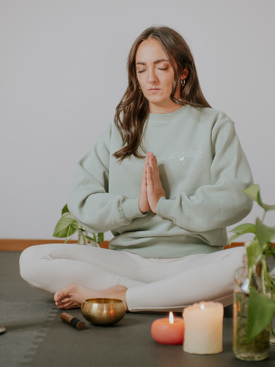 angelina-yoga-02