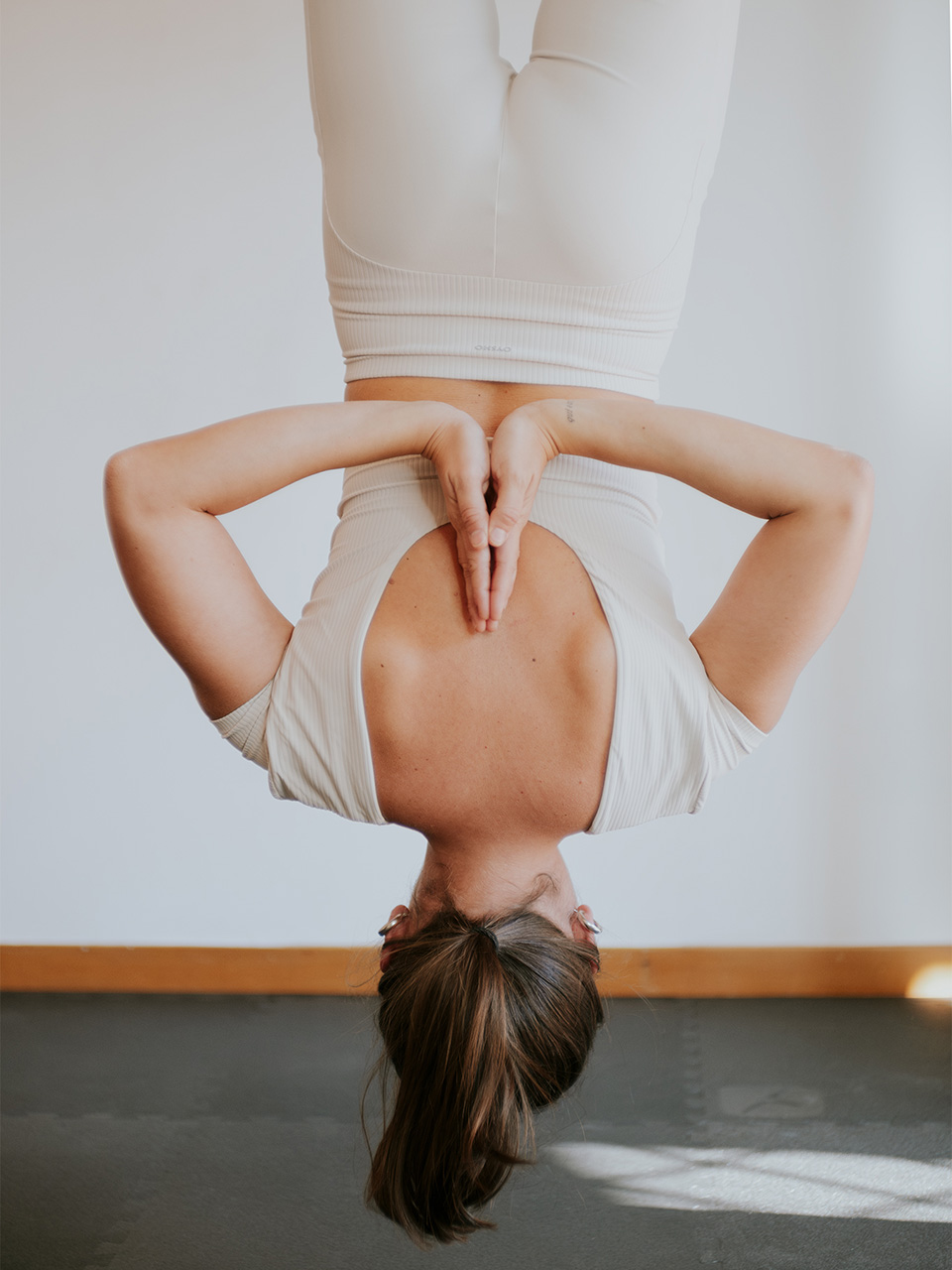 angelina-yoga-06