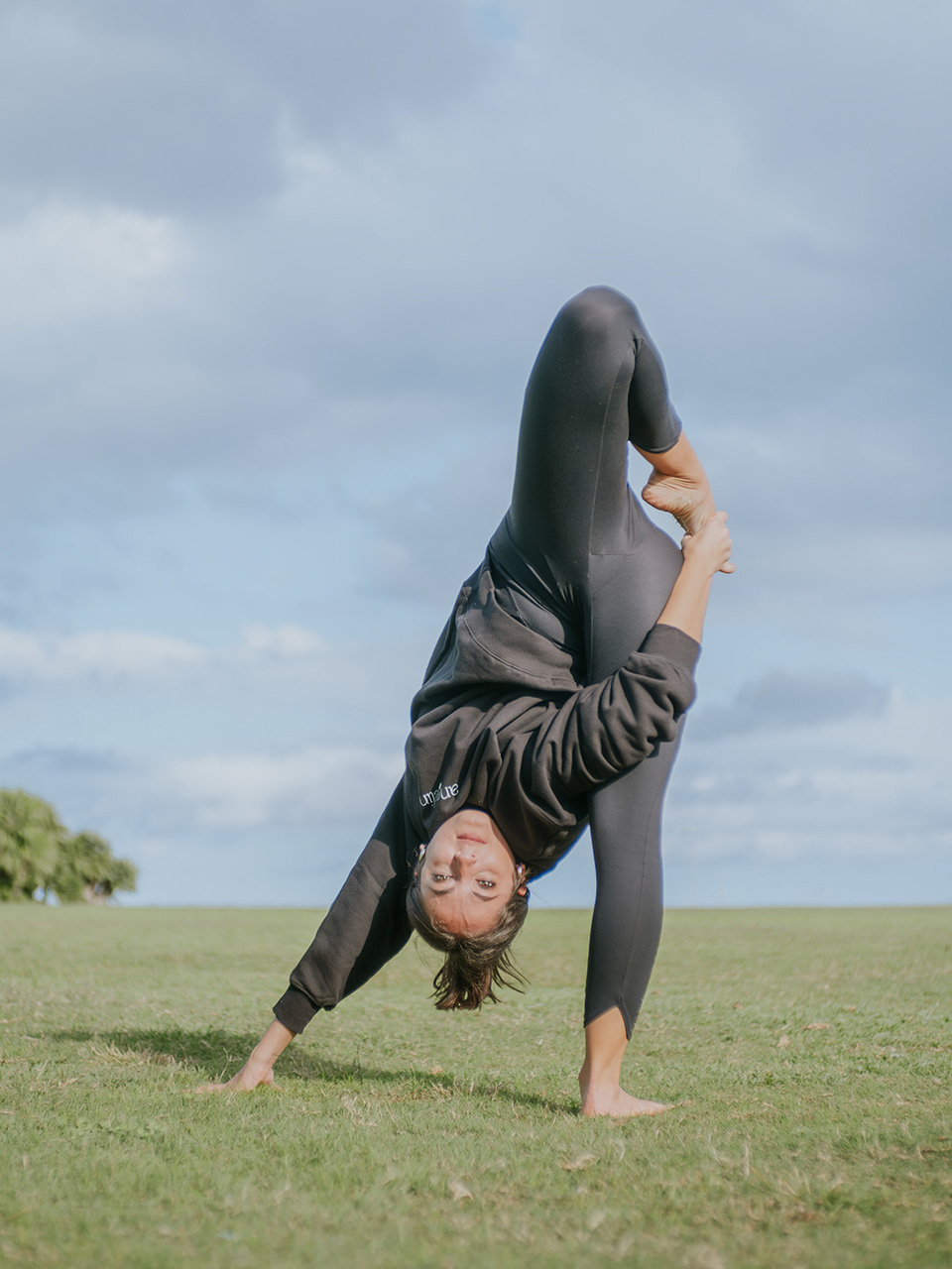 angelina-yoga-08